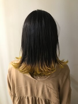 バウム(BAUM) 毛先カラーで、デザインミディアムに。