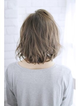 オティアプラスエヌ(OTTIA+n) 20代30代40代　ロマンティックボブ【松山】