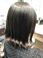 ビースリー ロア&nbsp;外ハネスタイル2022.8.11