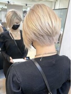 ディア(.eer) 秋冬ハイトーンカラー☆似合わせカット/ホワイトベージュ