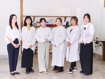 アンジュールヘアーワークス(1//jour hairworks)の写真/女性スタイリストだから話せる悩み、同世代だから出来る共感をワンオペ対応でしっかり解決します◎