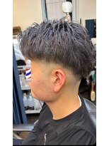 バーバー アミティ プール オム(BAR BER amity POUR HOMME)&nbsp;フェードカット＋ブリーチ＋カラー