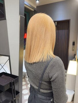 ジルバイジゼル(JILL by GiseL) 中世ウルフ/メンズウルフ/ハイトーン/ダブルカラー/ホワイト