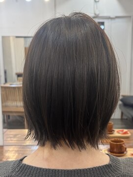 ファルベ(Farbe) ホワイトグレージュ/ミニウルフ/デジタルパーマチェリーブラウン