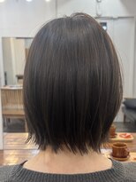 ファルベ(Farbe) ホワイトグレージュ/ミニウルフ/デジタルパーマチェリーブラウン