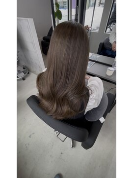 エン 久安(en.) オリーブグレー×艶感ロング｜大人の抜け感カラー