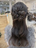 ヘアワン(HAIR One)&nbsp;ハーフアップ×リボンのヘアセット