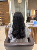 ロハスバイケンジ(LOHAS by KENJE) 暗髪コテ巻き風パーマ♪ツヤ感たっぷりのロングスタイル◎