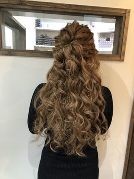 ハウンド(HAWND) ふわふわハーフアップ