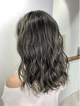 フォーク(FOLK) KASUMI 外国人風ハイライト×シルバーグレー　　【FOLK 恵比寿】