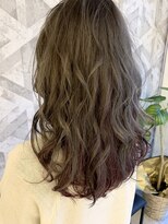 ヘアデザイン ファブロ(hair design FABRO.)&nbsp;アッシュグレー×モーヴバイトレッドのインナーカラー♪