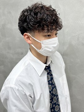 ウクラ バイ レシッド 池袋(uchla by rcid) 束感スペインカール×ツーブロック/刈り上げ/ソフトスパイラル