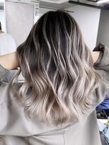 レディアル 大宮(REDEAL ope.)&nbsp;【ハイライト】ホワイト系バレイヤージュ