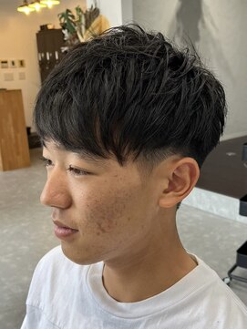 フゥ 宇都宮(FeU) ビジネスショートメンズマッシュツイストパーマツーブロック