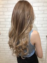 エル(L by truecreation)&nbsp;ブリーチ/春日部/ダブルカラー/学割U24/顔周り/ハイトーン/韓国