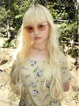 ノラ シブヤ(NORA) 金髪ロング抜きっぱなしブロンドブロンドベージュハイトーン