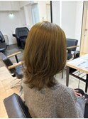 レイヤーボブミディアムレイヤーくびれヘアオリーブベージュ