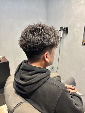 刈り上げパーマ