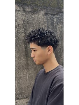 エレベート(Elevate) スパイキーショートテーパーフェードピンパーマ