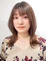 ビバラヘアー(VIVA LA HAIR)&nbsp;ミディアムレイヤー 顔周りカット ベージュカラー 前髪カット