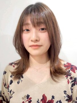 ビバラヘアー(VIVA LA HAIR) ミディアムレイヤー 顔周りカット ベージュカラー 前髪カット