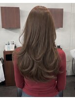 ピア ヤクイン(Pia Yakuin) ワンカールでラフに決まるレイヤーカット