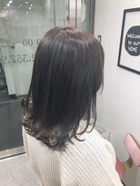 レム 登戸(REM)&nbsp;外ハネミディアムヘア/透明感グレージュカラー