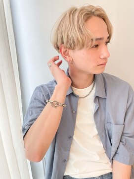 キャンバス バイ ネオリーブ 横浜西口(Canvas by neo.) ブリーチでつくるホワイトベージュ×ナチュラルセンターパート