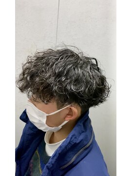 エルオム(EL.HOMME) 波巻きパーマ／刈り上げマッシュ