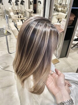 アンダーバーホワイト 広島 並木店(_WHITE) バレイヤージュ