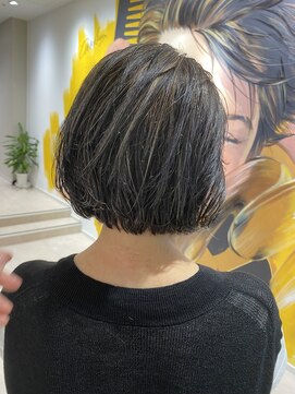 ロウ 町田(ROW) ハイライト×グレイブルー×大人ボブ