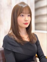 20代30代　顔周りレイヤーカット　透明感