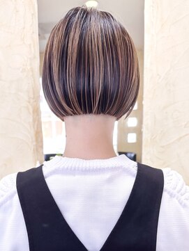 アンビエンス(ambience) ぎりぎりのラインの美しいボブにアンブレラ