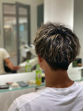 アース 常盤平店(HAIR & MAKE EARTH) ツイストスパイラル×ハイライト×フェードネープ