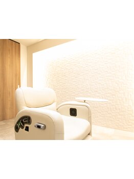 周りの目を気にせず、リラックスして過ごせる完全個室。あなただけのプライベート空間で至福の時間を。