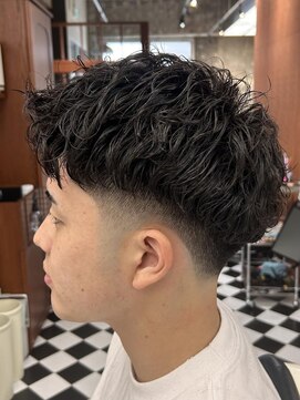 フランクス バーバー ウエストトウキョウ 吉祥寺店(FRANK’S BARBER WEST TOKYO) スパイキーショートブルーブラックフェザーパーマサーフカールY