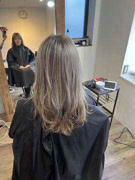ジジ アドラーブル ヘア サロン(JiJi ADRABLE HAIR SALON) 透明感ホワイトベージュレイヤー