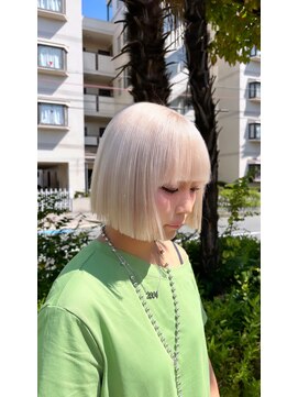 タイドヘア 茨木店(TIDE HAIR) ホワイトブロンド×パツッとボブ