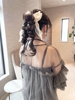 コンティバイミラートーク(CONTY by MIRROR TALK)&nbsp;ハイポニーアレンジ 編みおろし