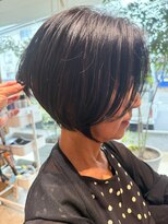 ナチュラル ヘアーデザイニング(Natural hair designing)&nbsp;前下がり丸みショートボブで品よく小顔見せ/若見えヘア/大人女性