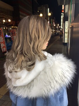 アスイン(asuin) ザ、外国人風カラー