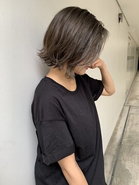 トルネード(TORNADO) チャコールグレージュハイライトバレイヤージュボブ