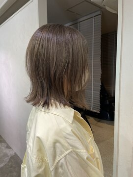 インビテーション 名古屋(invitation) 地毛を生かした、ハイライトカラー