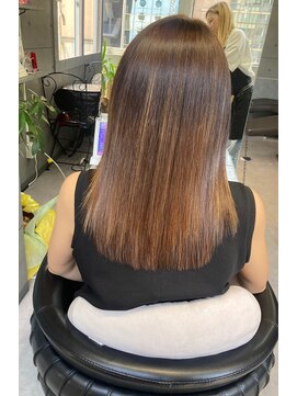 ヴィオラスバイポッシュ ギンザ(Violus by Posh GINZA) ブリーチ矯正by髪質改善