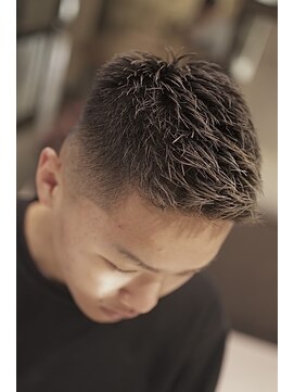 ザチョップショップ キチジョウジ(THE CHOP SHOP KICHIJOJI) フェザーアップ メンズカット 吉祥寺バーバー