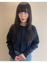 ユー(yew)&nbsp;黒髪スタイル／黒髪ロング／ロングスタイル／レイヤーカット