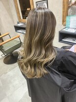 サニー 渋谷(SUNNY)&nbsp;バレイヤージュ、ハイライト、レイヤーロング、グレーベージュ