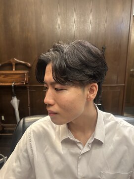 ザバーバー 青山(THE BARBER) 毛流れセンターパート