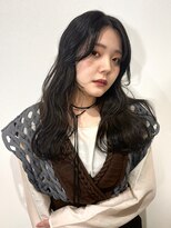 ゼン(ZEEN)&nbsp;ゆるふわロング/暗髪グレージュ  担当:いとうゆい