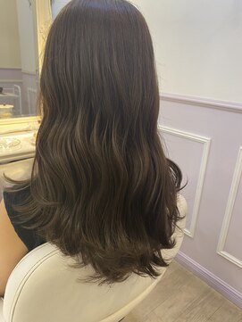 ローラント(Laurent) 立体感のあるオリーブグレージュ　Laurent 【宇井辰吾】